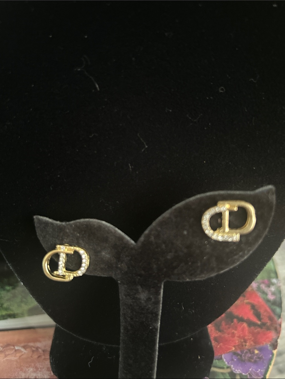 CD Gold Link Chain Necklace set with Signature Oval Accent - Picture 7 of 12